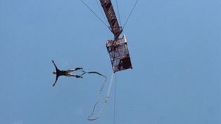 Dos j&oacute;venes murieron haciendo bungee jumping colgados de una gr&uacute;a