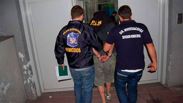 Conmoción en Paraná por el asesinato de dos mujeres a manos de un prefecto