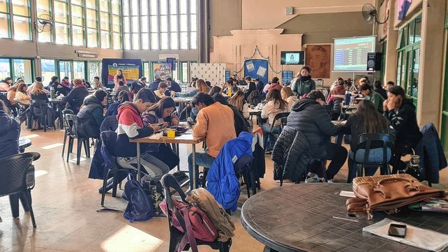 Simulación. La actividad convocó a estudiantes de escuelas de nivel secundario de todo el territorio departamental.
