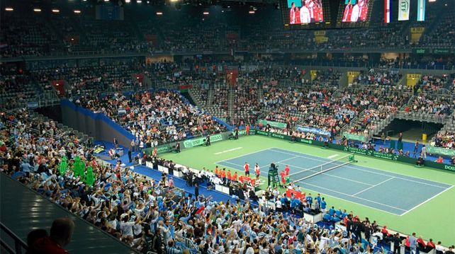 El color y calor es del público argentino: así apoyan a Mayer