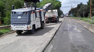 El fresado y la colocación de concreto asfáltico permitió recuperar tramos severamente dañados. Durante esta semana las cuadrillas trabajarán en Puerto San Martín, desde el arroyo San Lorenzo hasta la avenida Córdoba.