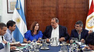 Adriana Molina junto al intendente Juan Pablo Poletti en la presentación del presupuesto.&nbsp;