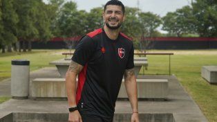 Gabriel Arias y la buena onda en el mediodía del viernes en Bella Vista.