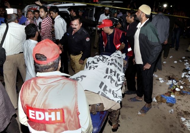 Las desgarradoras imágenes del atentado que sacudió a Pakistán