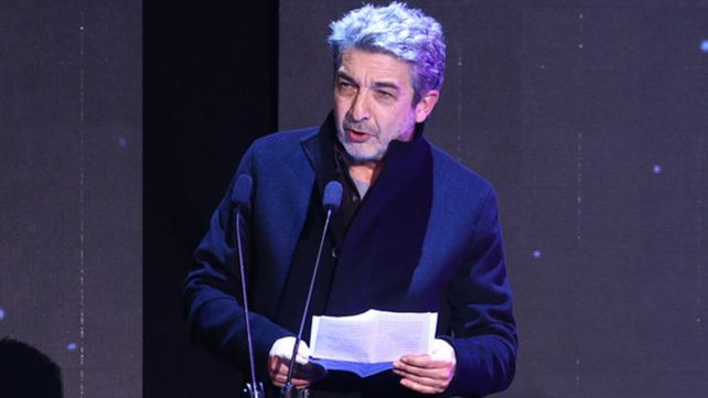 Ricardo Darín recibió un galardón por su trayectoria en los Premios Sur y criticó el desfinanciamiento estatal de la cultura