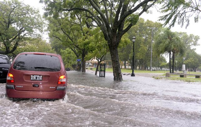 Anegamientos. La ciudad podría verse inundada en varios sectores a raíz de las crecidas de los cursos de agua y las precipitaciones.
