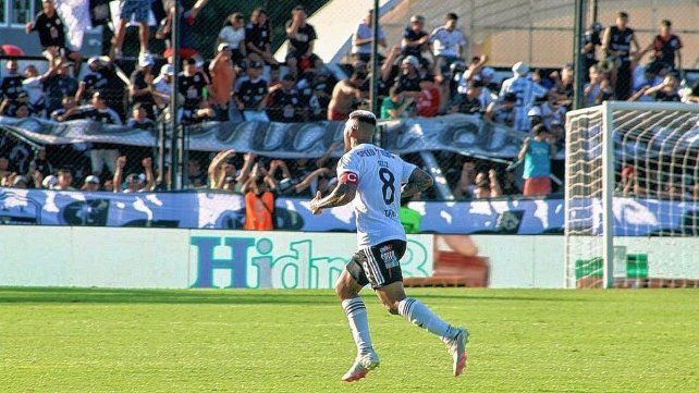 Riestra logró su primer triunfo en Primera División.