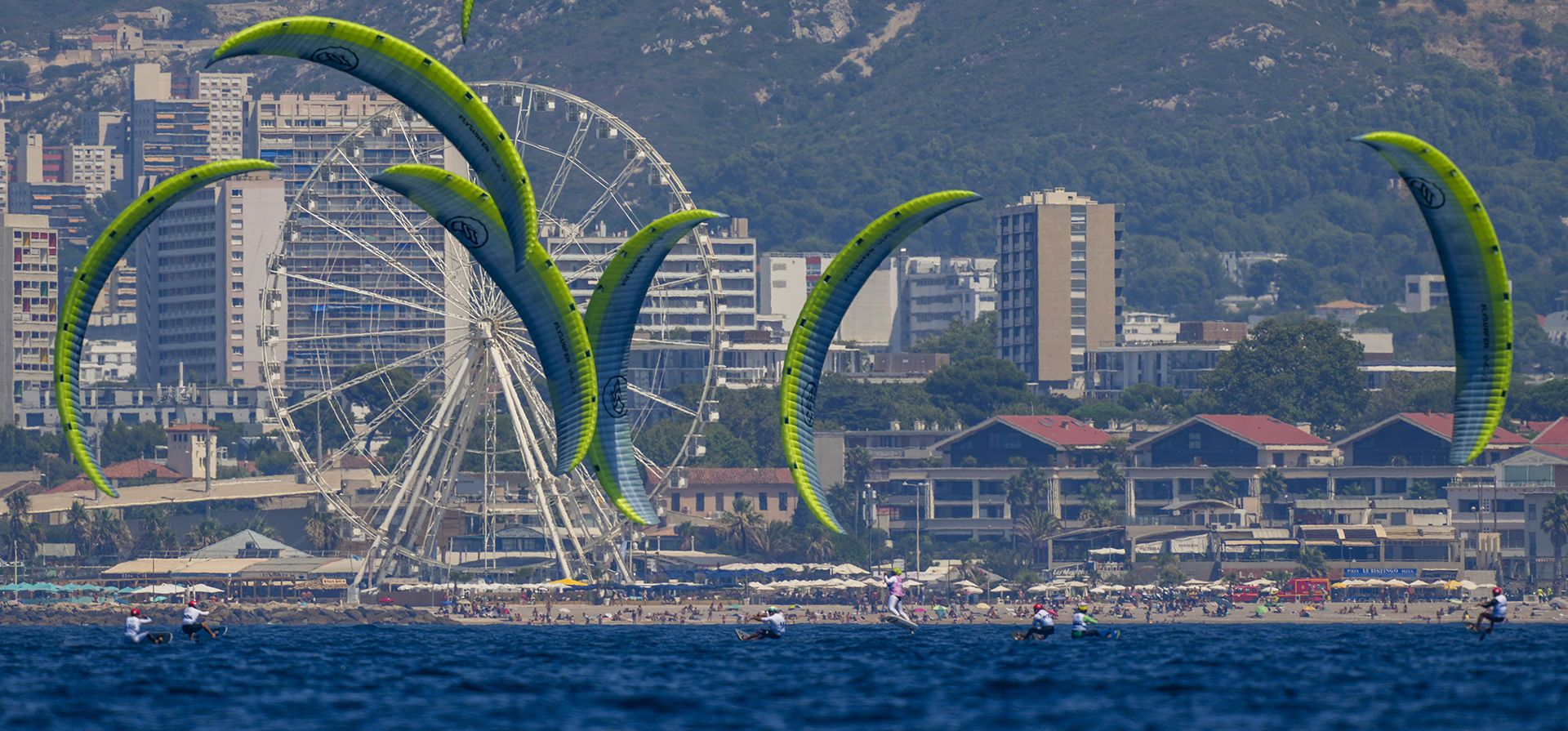 La flota masculina de cometas compite durante los Juegos Olímpicos de Verano de 2024, el martes 6 de agosto de 2024, en Marsella, Francia. (Foto AP/Carolyn Kaster) La flota masculina de cometas compite durante los Juegos Olímpicos de Verano de 2024, el martes 6 de agosto de 2024, en Marsella, Francia. (Foto AP/Carolyn Kaster)