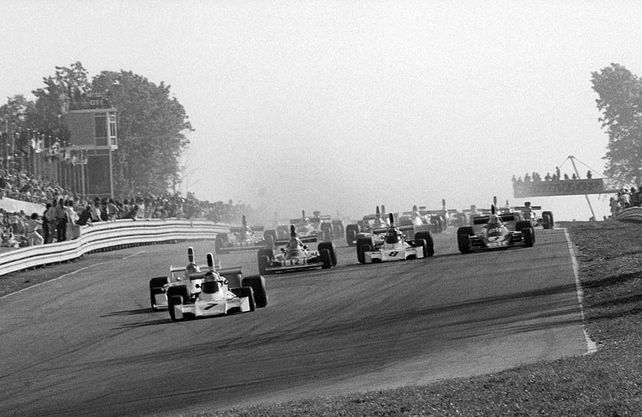 Largada del GP de Estados Unidos de 1974 y Reutemann pica en punta. No la abandonaría hasta la bandera a cuadros.
