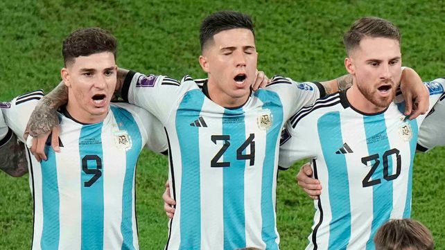 Julián Álvarez, Enzo Fernández y Alexis Mac Allister. La pasión, la entrega y las presione del fútbol a nivel mundial. 
