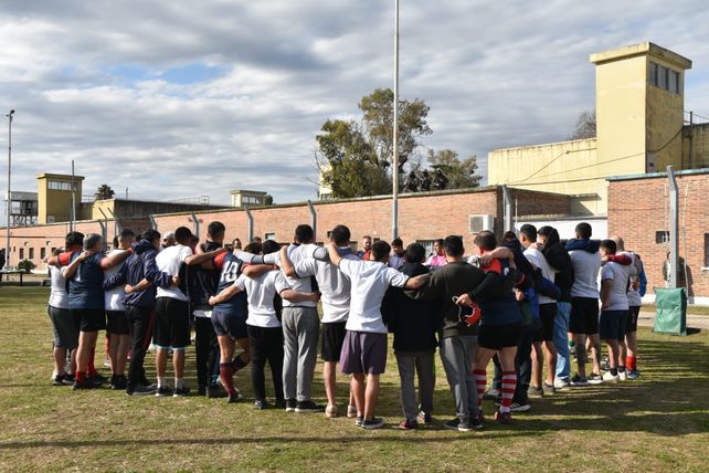 Rugby en la cárcel: el primer test match fue para los abogados, pero ganaron todos