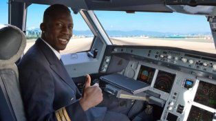 Luis Advíncula es modelo publicitario de grandes marcas de diversos rubros.