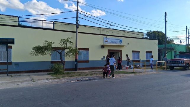 El FAE Rosario aporta mano de obra y materiales en 427 escuelas de toda la ciudad.