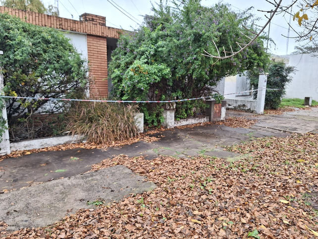 Las consultas para instalar camaras de seguridad pivadas se dispararon en la localidad del sur santafesino de alfrededor de 2500 habitantes. La casa de Aldo aún sigue vallada.