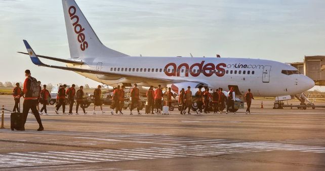 Newells viajó rumbo a Salta con Juanchón García entre los concentrados