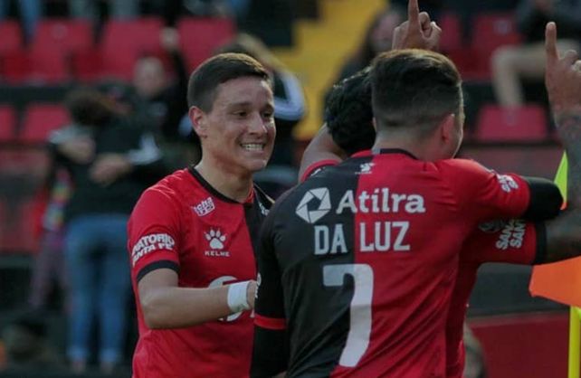 Zuqui se ilusiona en Colón: Santa Fe está contenta por el pase a las semifinales