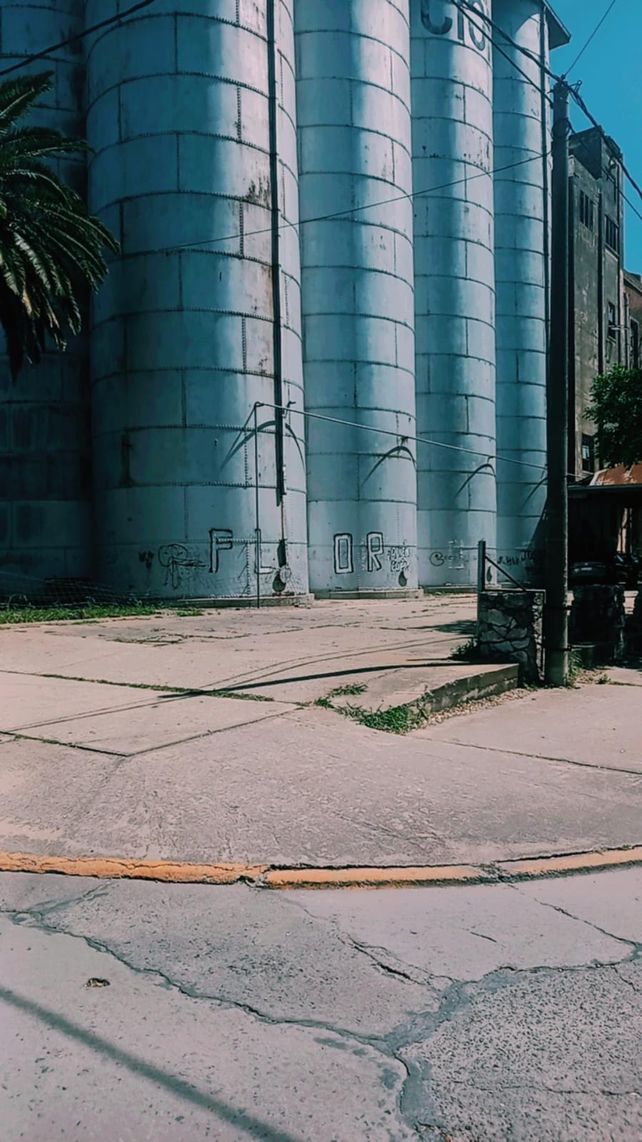 La ciudad de San Jorge amaneció con pintadas reclamando justicia