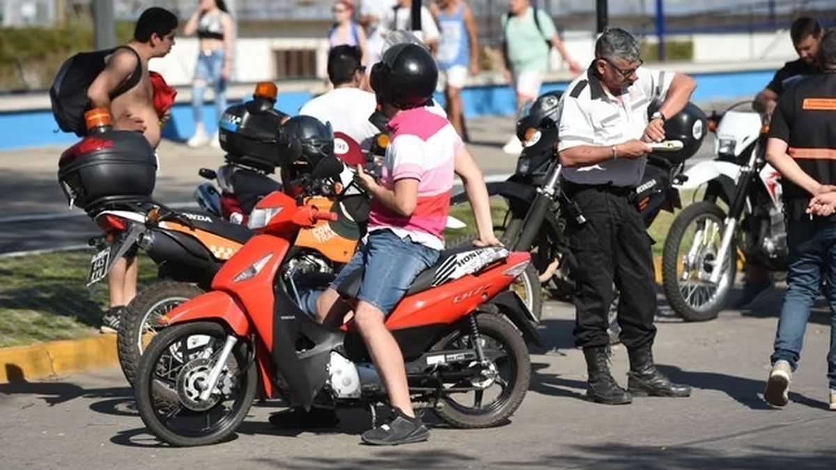 Casi 3.200 motos fueron al corralón este año por "avivadas" con la patente