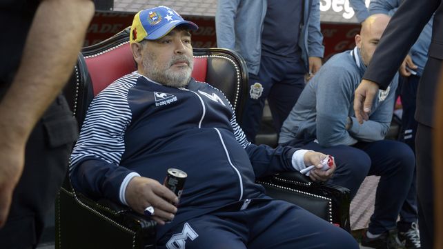 El sillón que Newells le regaló a Maradona tiene un nuevo destino