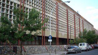 El alumno del Colegio Manuel Belgrano de Córdoba irá a juicio por daño psicológico. Le puede caber pena de hasta 30 años de prisión.