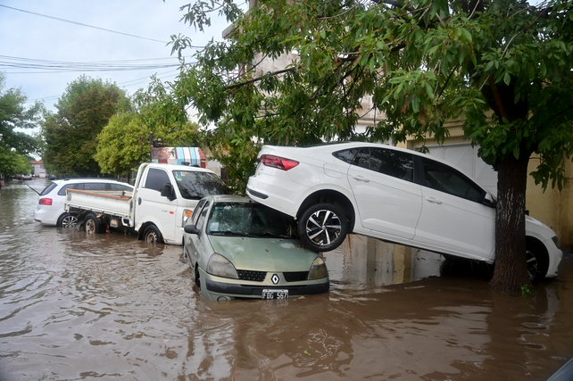 Las consecuencias del temporal en Bahía Blanca: ya son 13 los muertos y 1128 las personas evacuadas Las consecuencias del temporal en Bahía Blanca: ya son 13 los muertos y 1128 las personas evacuadas