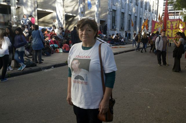 La madre de Jonatan en uno de los actos en reclamo de justicia.
