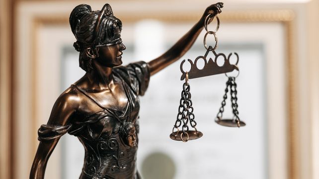 En cuanto a la necesidad de una Justicia con perspectiva de género basta revisar los trágicos números de los femicidios y las violencias en sus distintas formas para entender la urgencia de capacitación.&nbsp;