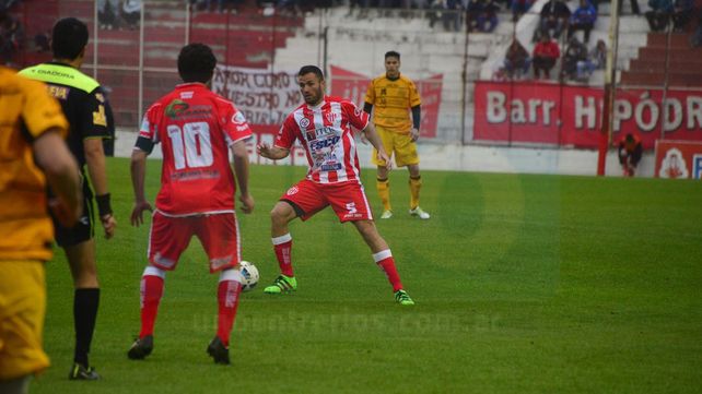 El Decano debutó con una derota ante Flandria como local