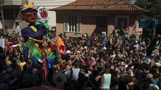 El carnaval de Río va ganando convocatoria en las calles