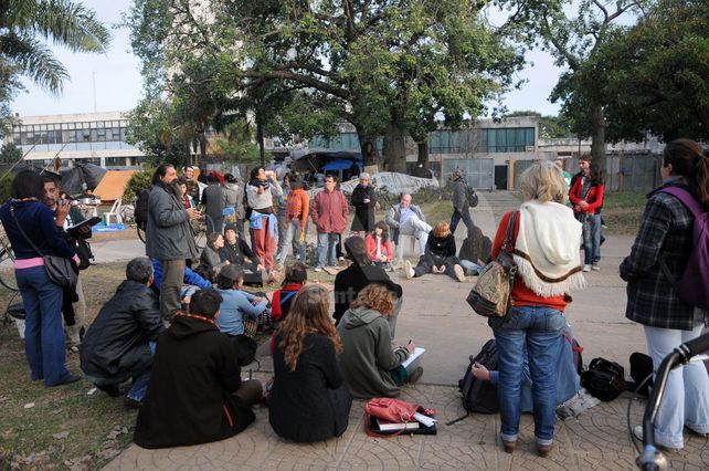 La Asamblea del Parque Alberdi pide la nulidad del contrato entre las empresas constructoras y el municipio