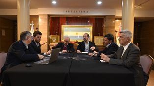 El Monumento se convirtió en recinto de operaciones de la Bolsa de Comercio