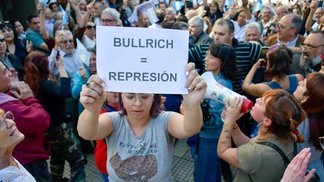 Elecciones 2023: escracharon a Patricia Bullrich en San Luis