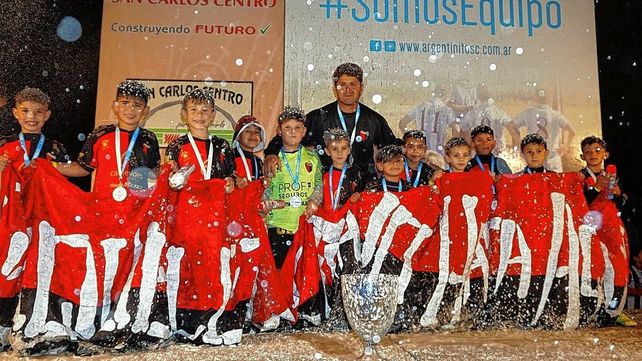 Colón de Santa Fe tuvo una masiva participación en el Torneo Internacional jugado en San Carlos Centro.