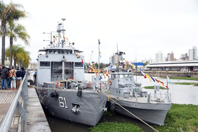 Buques de la Armada llegaron al Puerto de Santa Fe: coordinan un operativo sanitario costero en Alto Verde y zona de islas