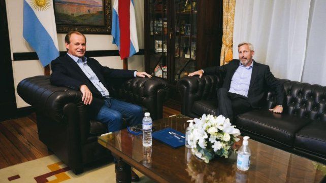 Gustavo Bordet y Rogelio Frigerio en el despacho del gobernador.