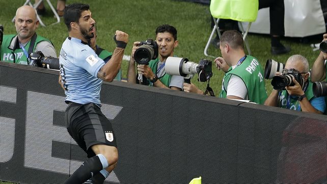 Uruguay ganó 1 a 0 y está en octavos de final