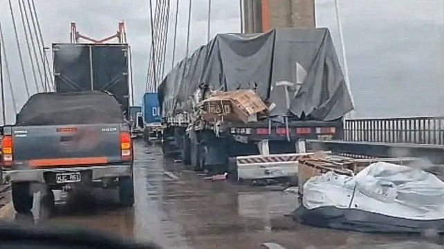 Tres camiones chocaron en el Puente Urquiza del complejo Zárate-Brazo Largo y generaron demoras en el tránsito.