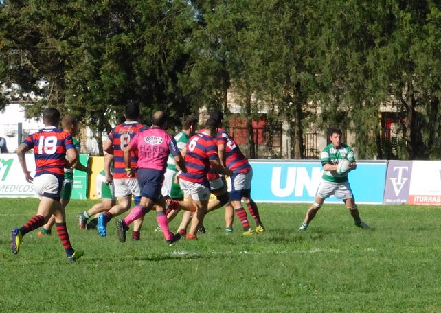 Provincial ganó y quedó puntero