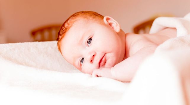 Nacieron 18 bebés pelirrojos y el cura es el único pelirrojo en el pueblo