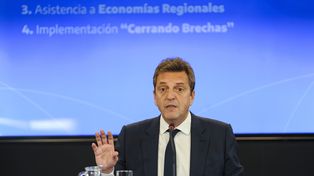 El ministro de Economía lanzó una línea de aportes por $ 12,mil millones para pymes que exportan.