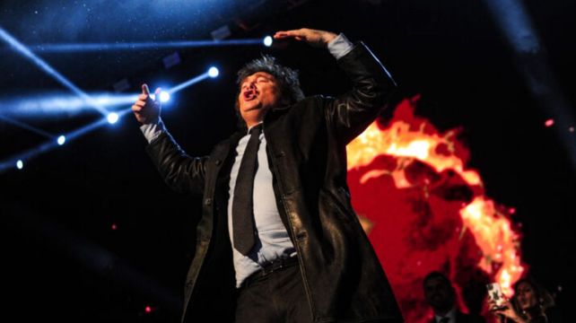 El presidente Javier Milei cantó dos temas de La Renga acompañado por un grupo bautizado como La Banda Liberal.&nbsp;