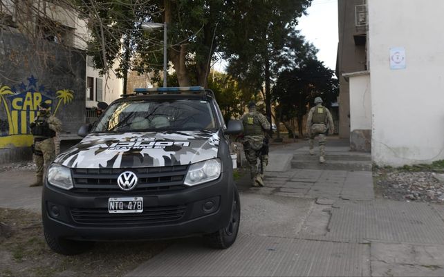 Uno de los allanamientos en barrio Municipal.