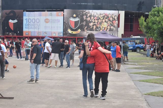 La Comisión Directiva de Colón convocó a la agrupación Sangre de Campeones.