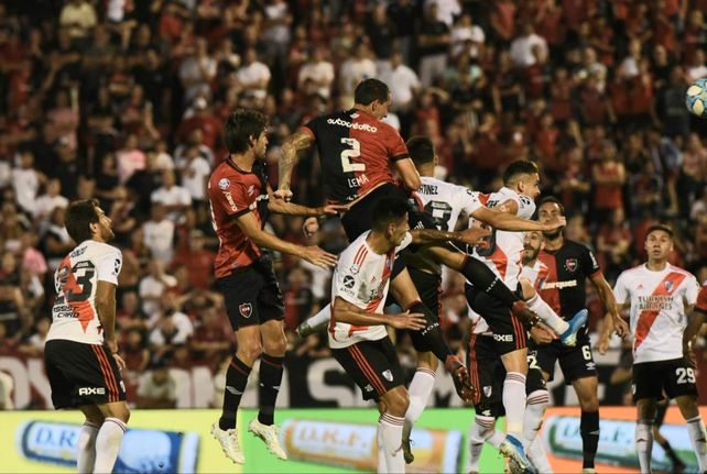 Newells no pudo sostener la ventaja y perdió por la jerarquía de River