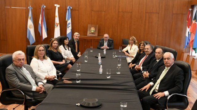 Nuestro deber es responder con humildad y transparencia