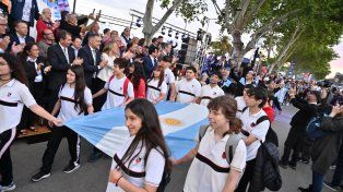 Gualeguaychú inauguró el Mundial de Canotaje Maratón con una fiesta de culturas y tradiciones