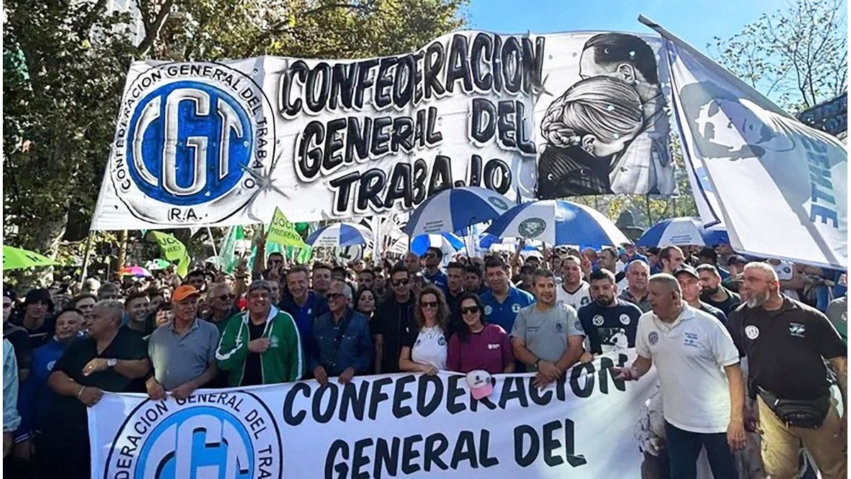 La CGT se reúne el lunes y planifica un paro general