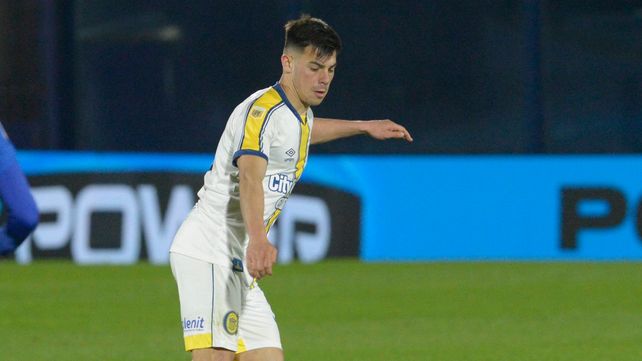 Facundo Almada jugó su último partido como titular ante Tigre. Después de eso fue siempre al banco.