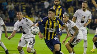 Tomás OConnor, en el partido ante Riestra por la Copa de la Liga. En el lapso de tres semanas Central jugará 6 partidos entre Libertadores y Liga Profesional.