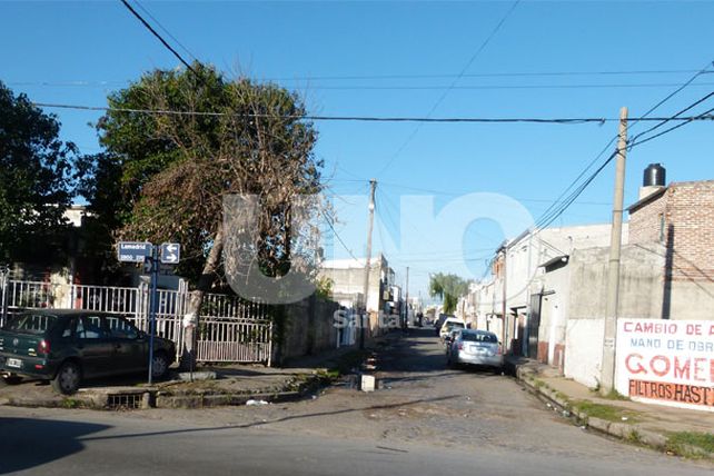 Asesinaron a puñaladas a una joven para robarle la moto